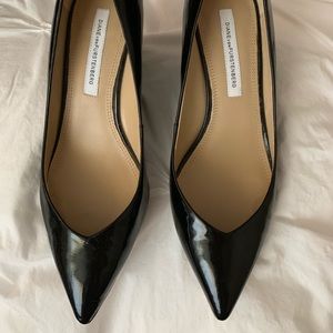 DVF black patent wedge size 8, like new